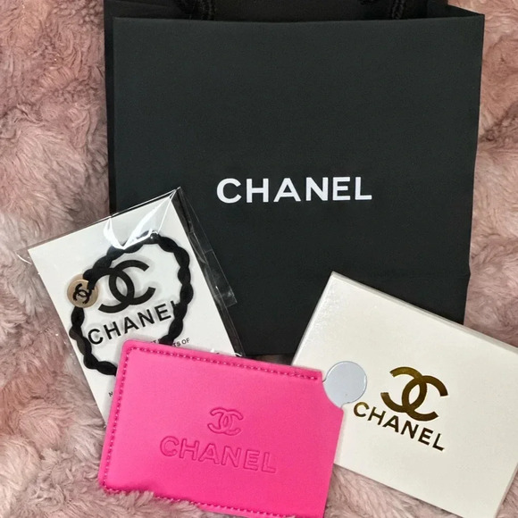 CHANEL PACKAGE/GIFT - Picture 4 of 10
